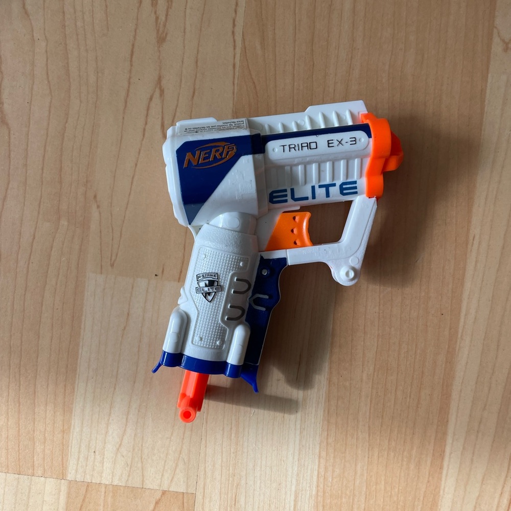 Nerf  triad ex-3 elite